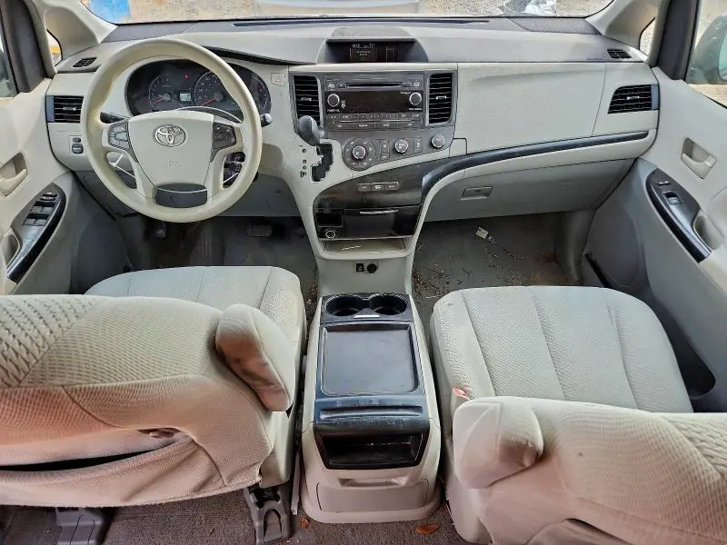 2011 TOYOTA SIENNA LE  