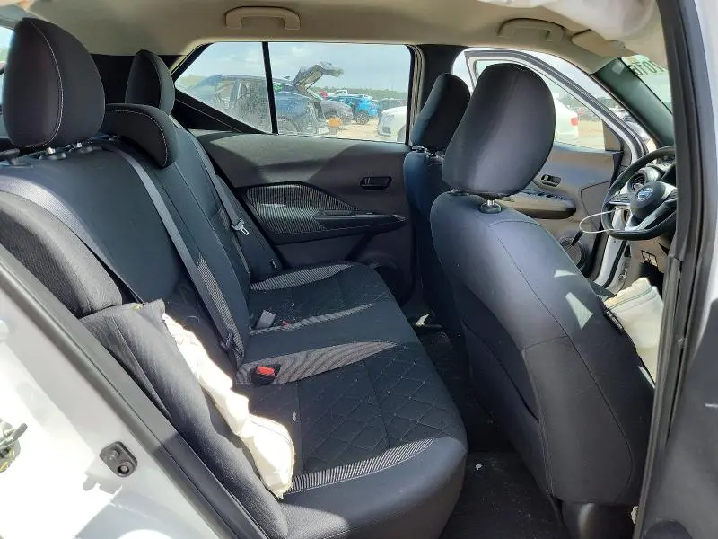 2020 NISSAN KICKS S  