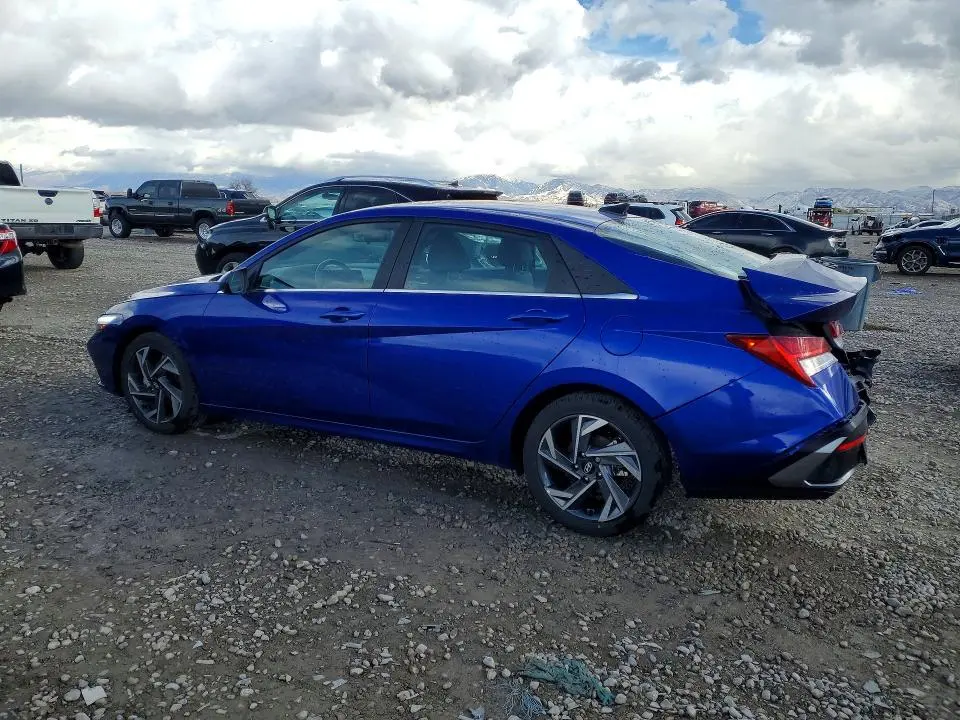 2024 HYUNDAI ELANTRA SEL  
