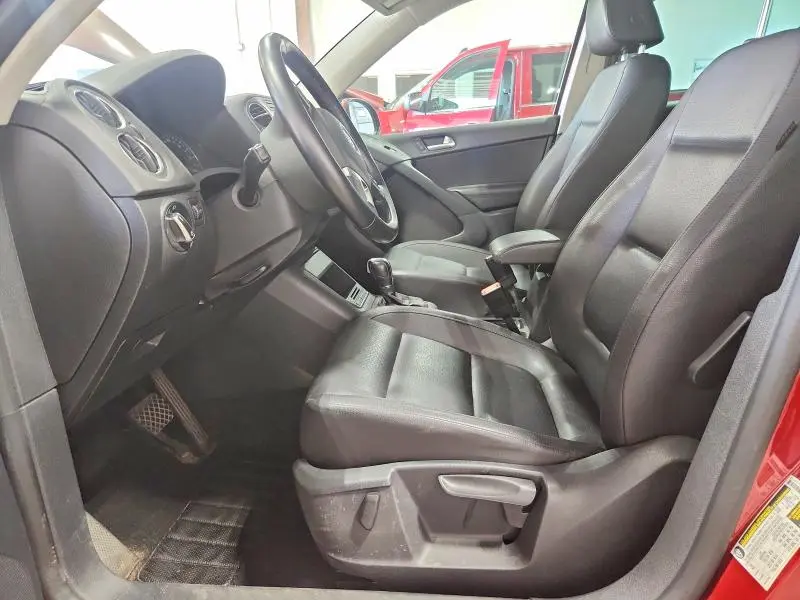 2011 VOLKSWAGEN TIGUAN S  