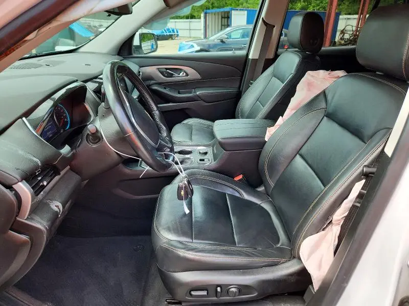 2021 CHEVROLET TRAVERSE LT  