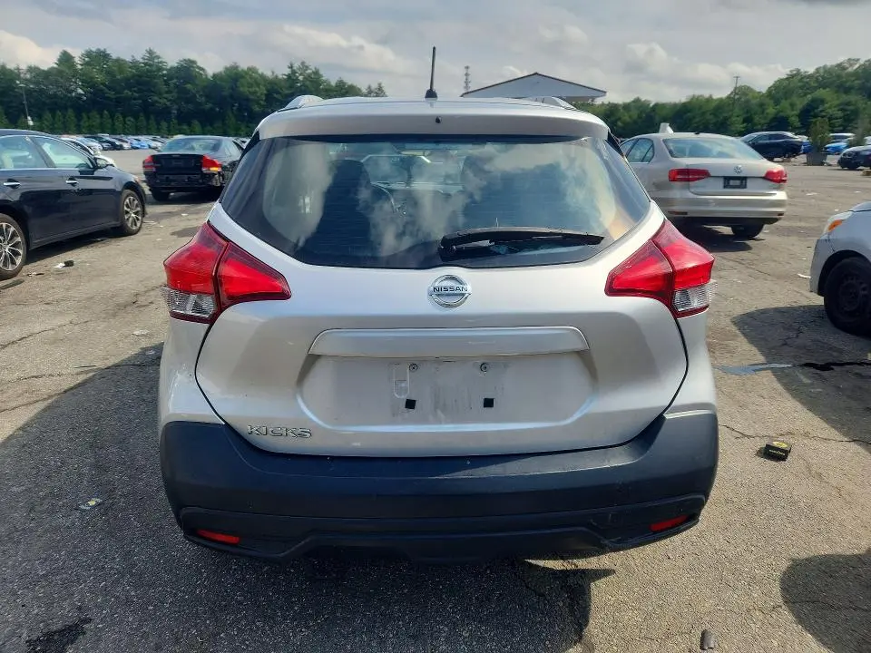 2018 NISSAN KICKS S  