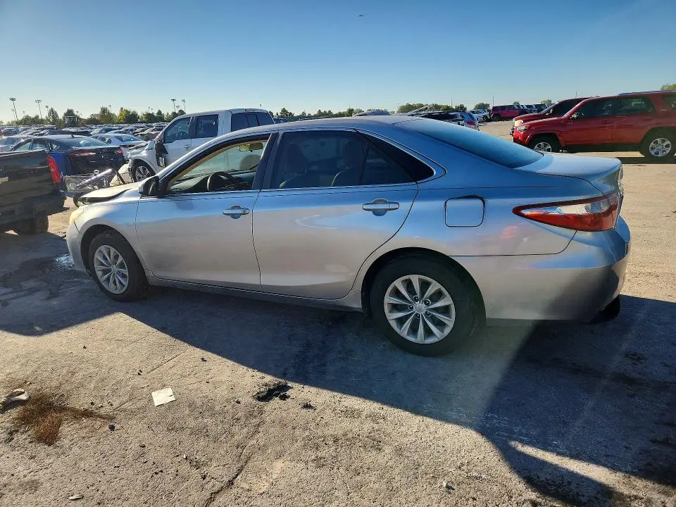 2016 TOYOTA CAMRY LE  