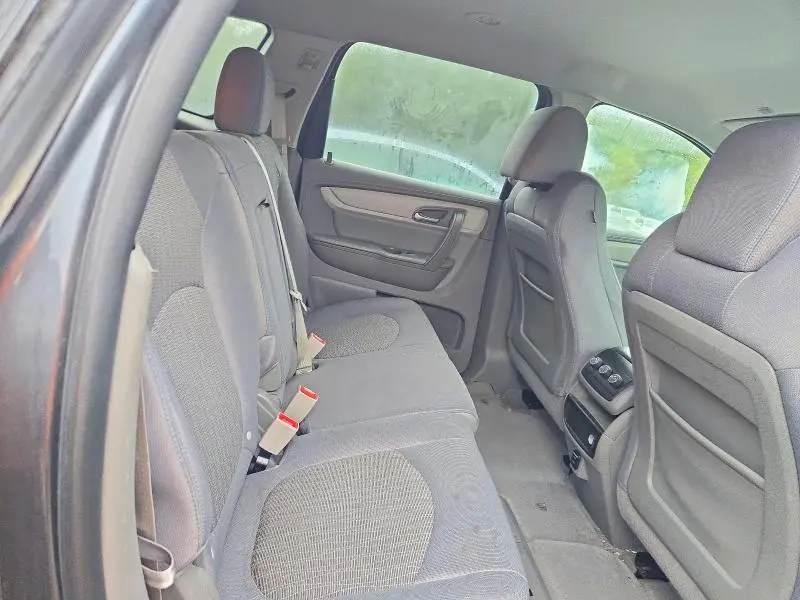 2014 CHEVROLET TRAVERSE LS  