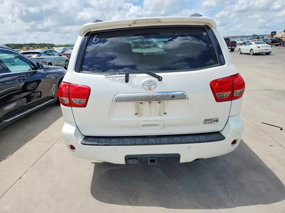 2014 TOYOTA SEQUOIA PLATINUM  