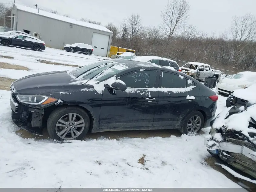 2017 HYUNDAI ELANTRA SE