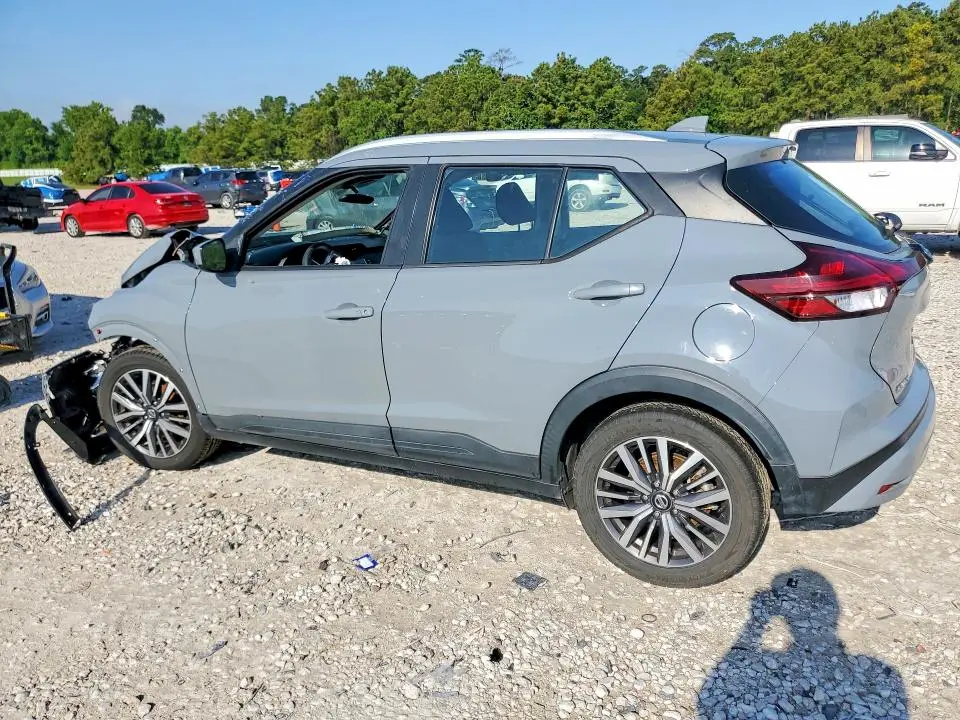 2021 NISSAN KICKS SV  