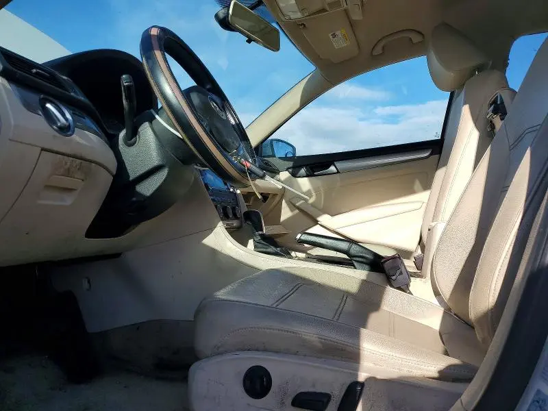 2015 VOLKSWAGEN PASSAT S  