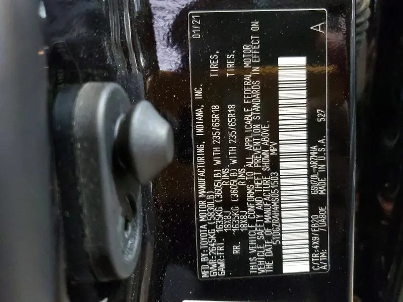 2021 TOYOTA HIGHLANDER XLE  