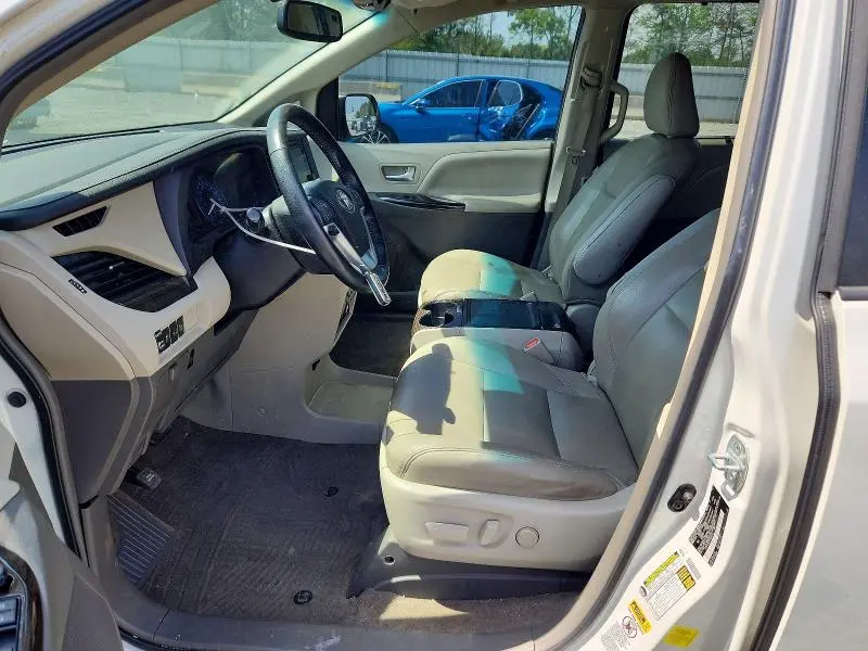 2015 TOYOTA SIENNA XLE PREMIUM 8-PASSENGER  