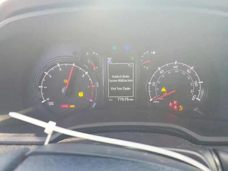 2022 TOYOTA 4RUNNER SR5  