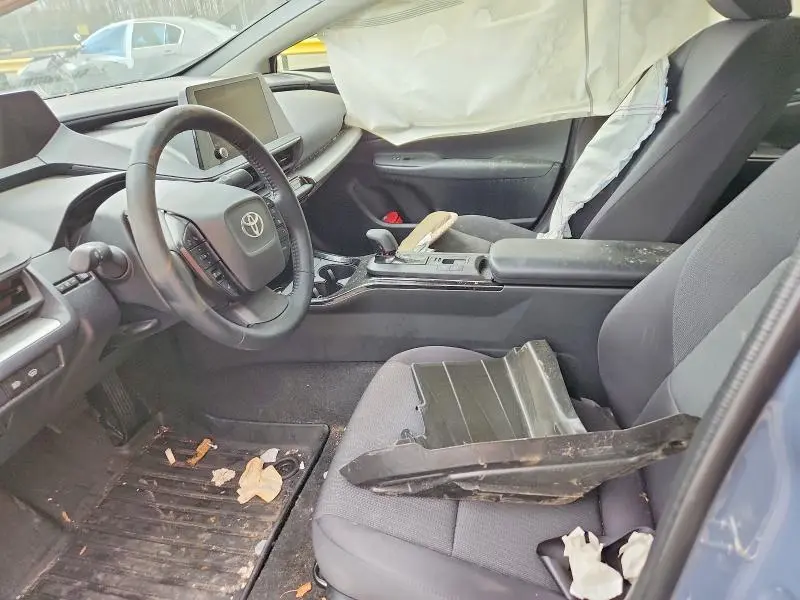 2025 TOYOTA PRIUS LE  