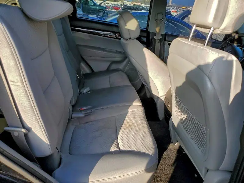 2011 KIA SORENTO BASE  