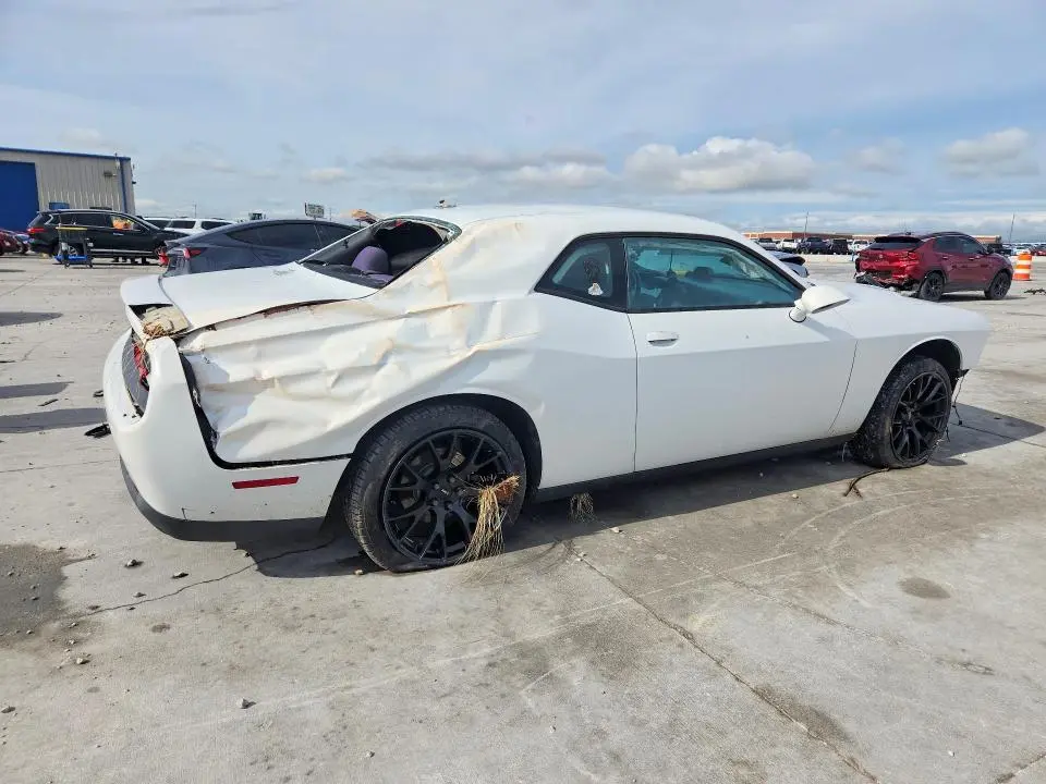2015 DODGE CHALLENGER SXT  
