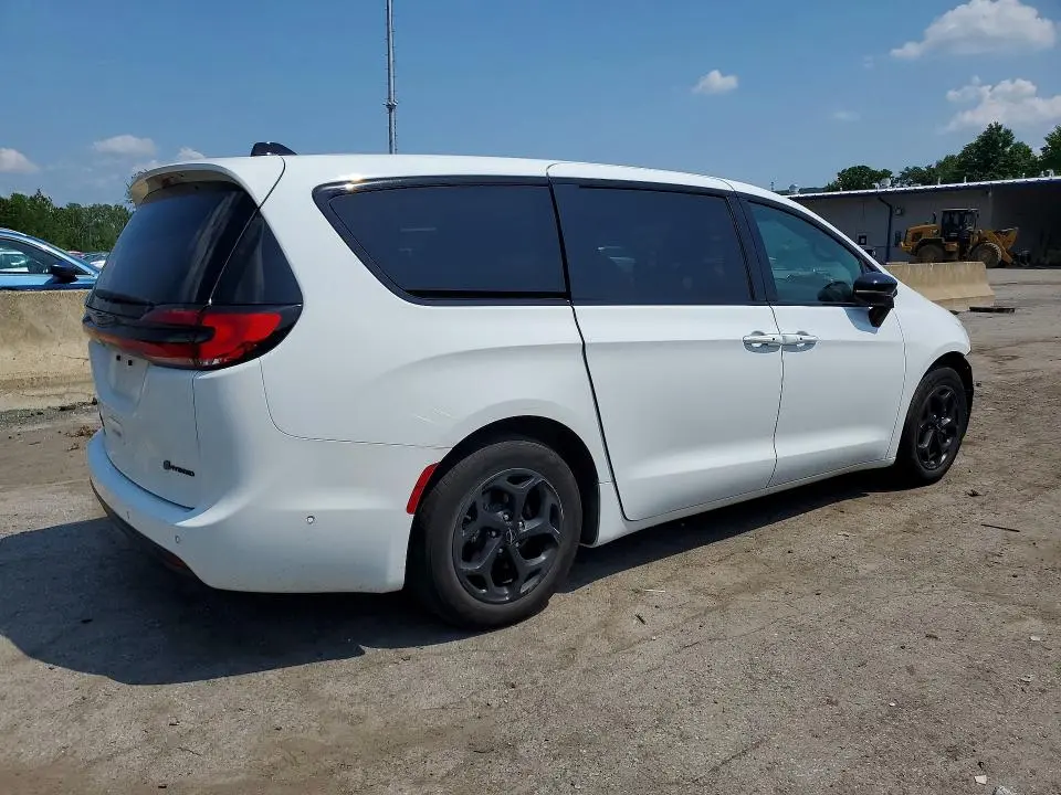 2023 CHRYSLER PACIFICA HYBRID LIMITED  