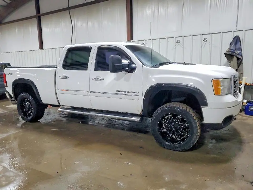 2012 GMC SIERRA K2500 DENALI  