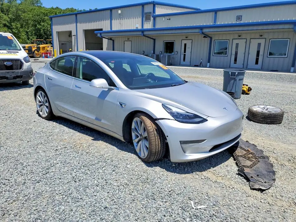 2018 TESLA MODEL 3   
