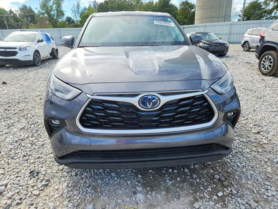 2021 TOYOTA HIGHLANDER HYBRID LE  