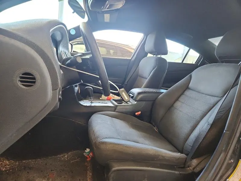 2012 DODGE CHARGER SE  
