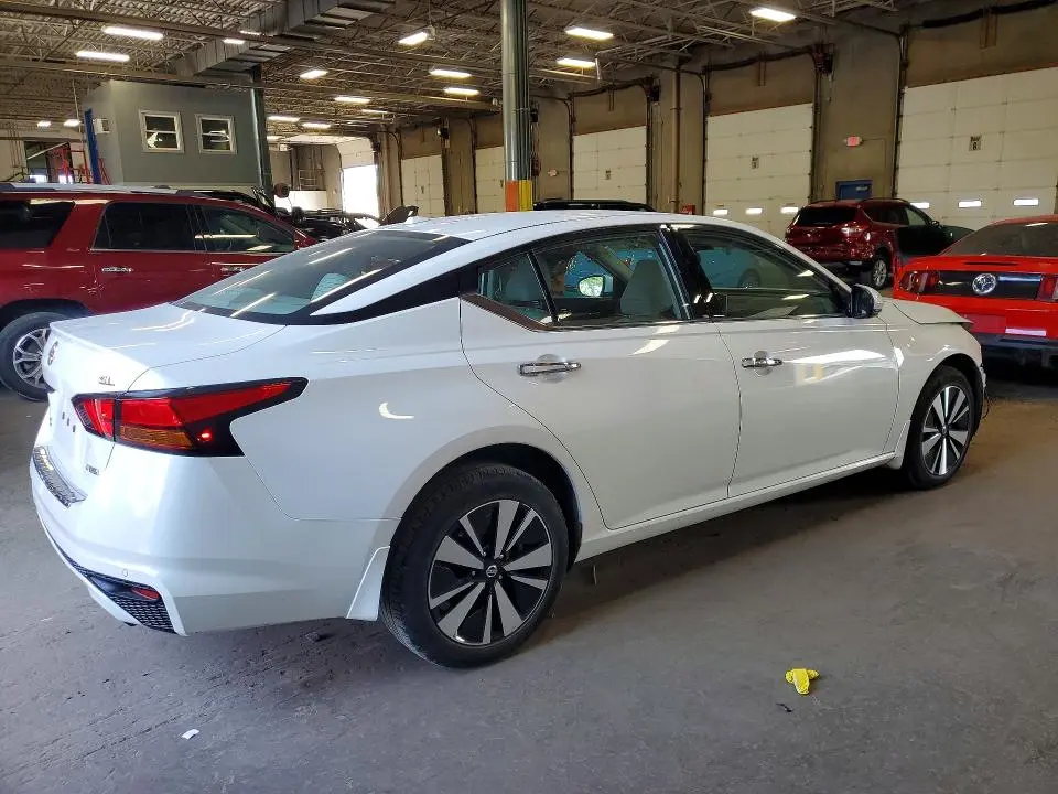 2021 NISSAN ALTIMA SL  