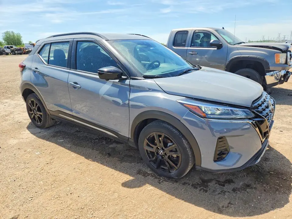 2024 NISSAN KICKS SR  