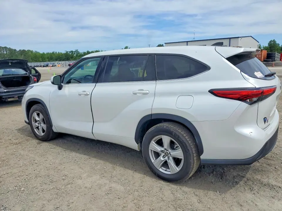 2022 TOYOTA HIGHLANDER L  