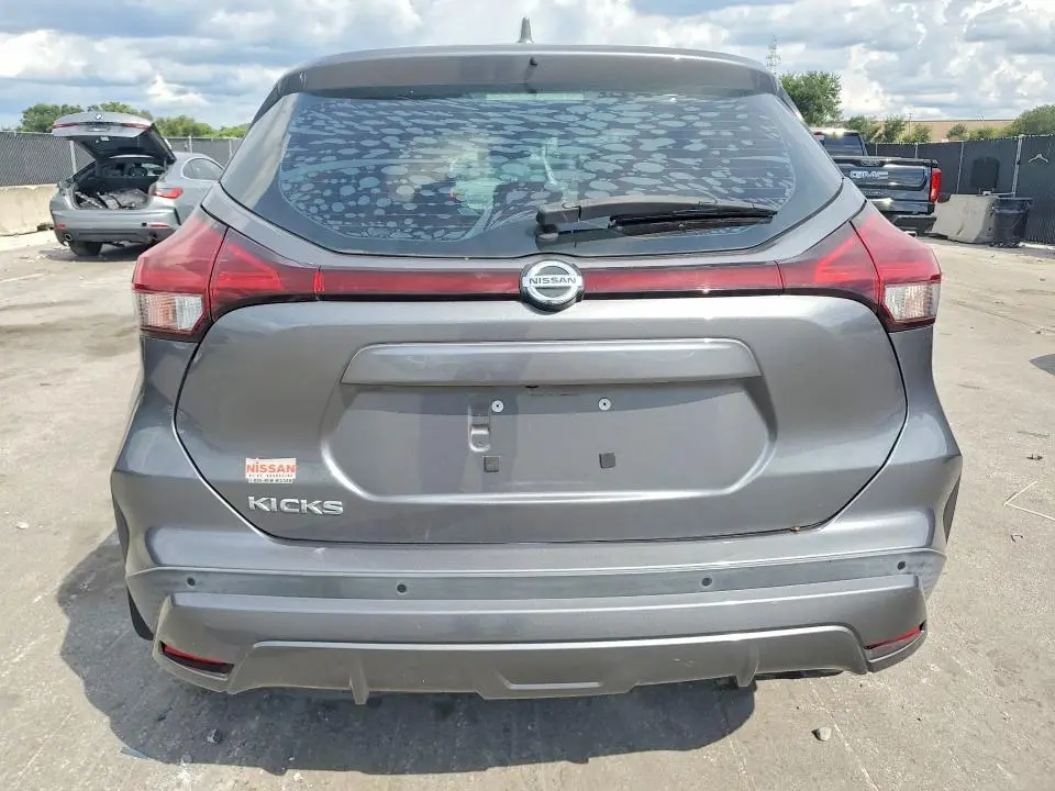 2021 NISSAN KICKS S  