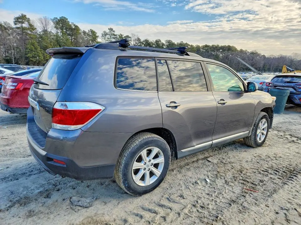 2011 TOYOTA HIGHLANDER BASE  