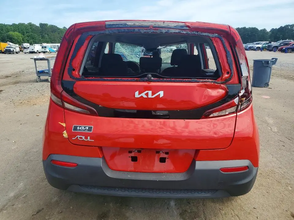 2022 KIA SOUL LX  