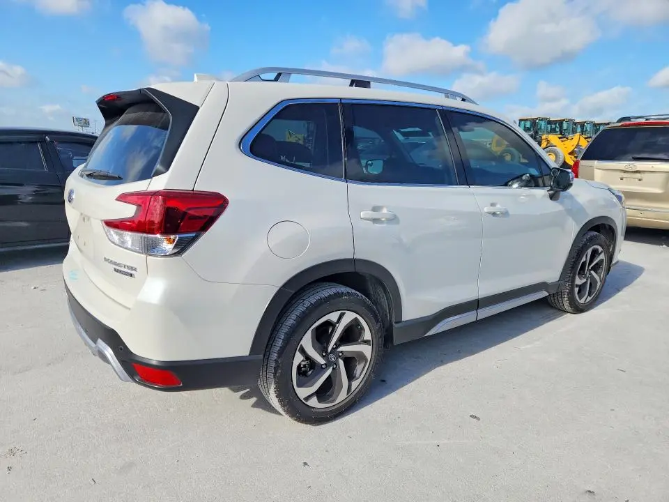 2022 SUBARU FORESTER TOURING  
