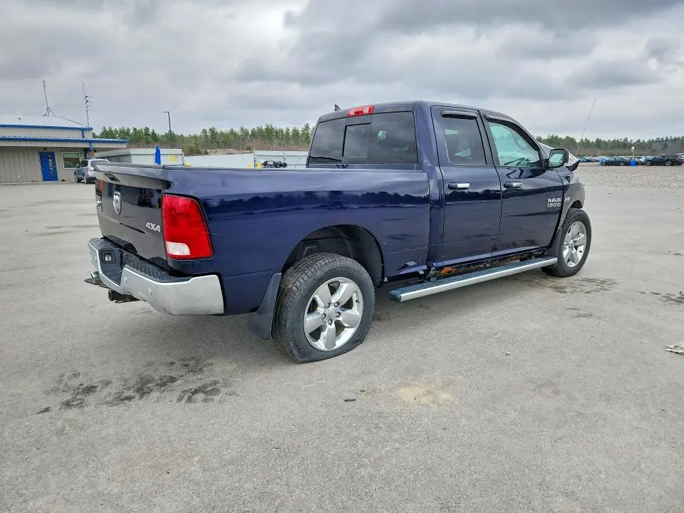2017 RAM 1500 SLT  