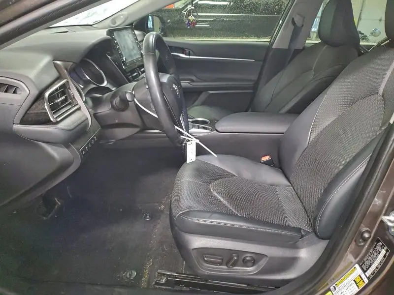 2022 TOYOTA CAMRY XLE  