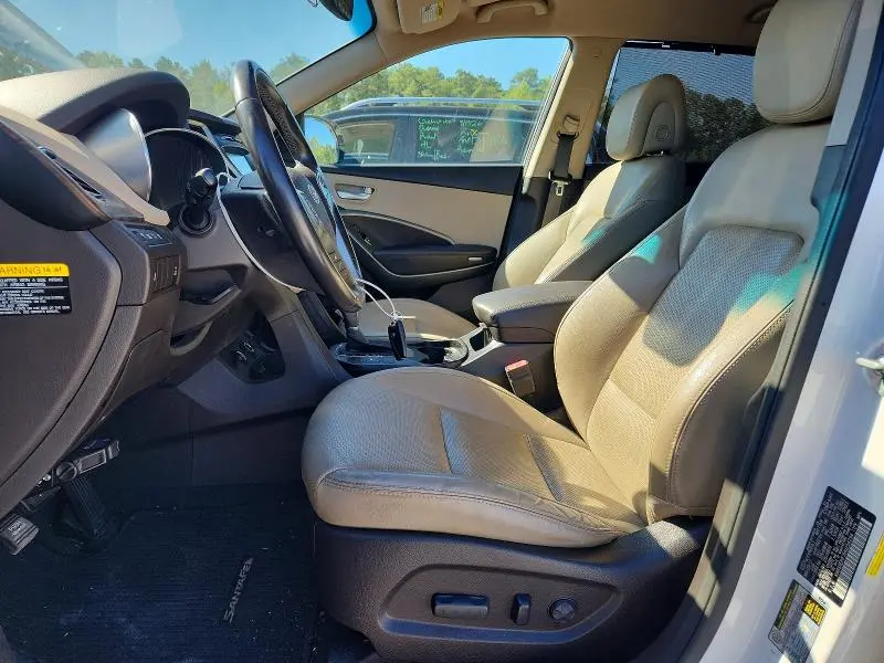 2017 HYUNDAI SANTA FE SE  