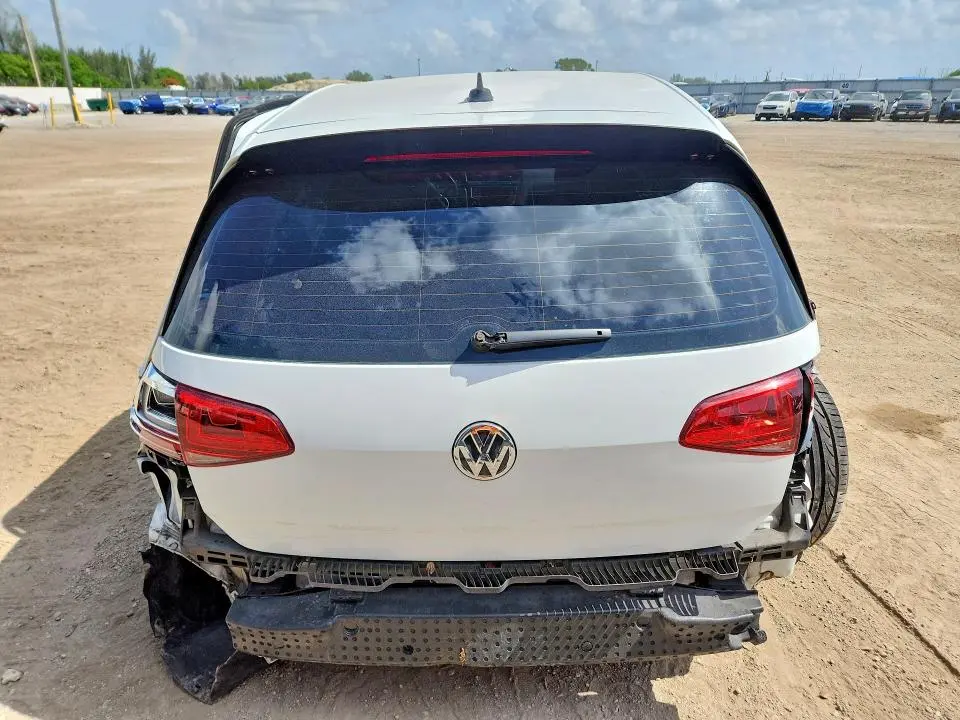 2016 VOLKSWAGEN GTI S/SE  
