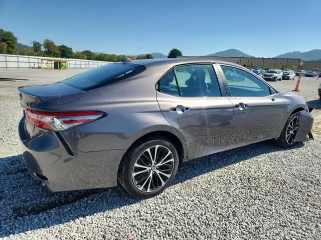 2019 TOYOTA CAMRY SE  