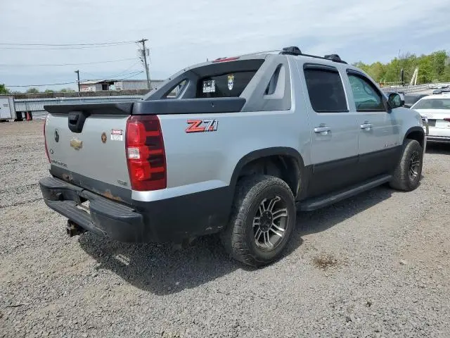 2011 CHEVROLET AVALANCHE LS