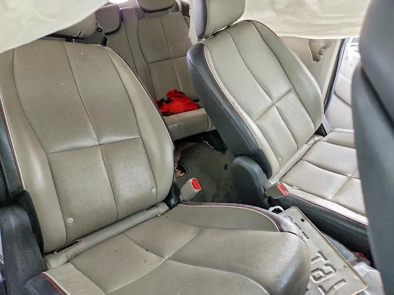 2018 KIA SEDONA LX  