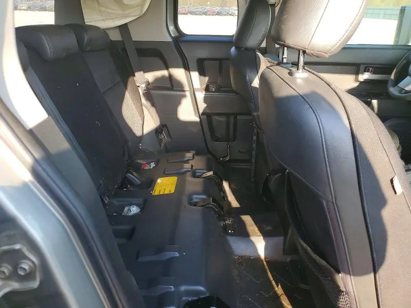 2010 TOYOTA FJ CRUISER BASE  