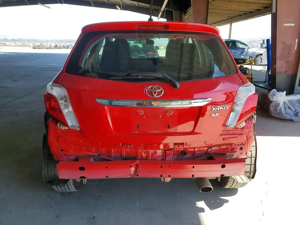 2012 TOYOTA YARIS 5-DOOR SE  