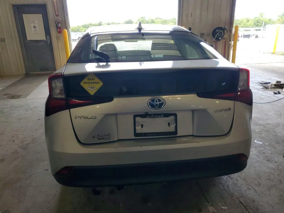 2020 TOYOTA PRIUS LE  