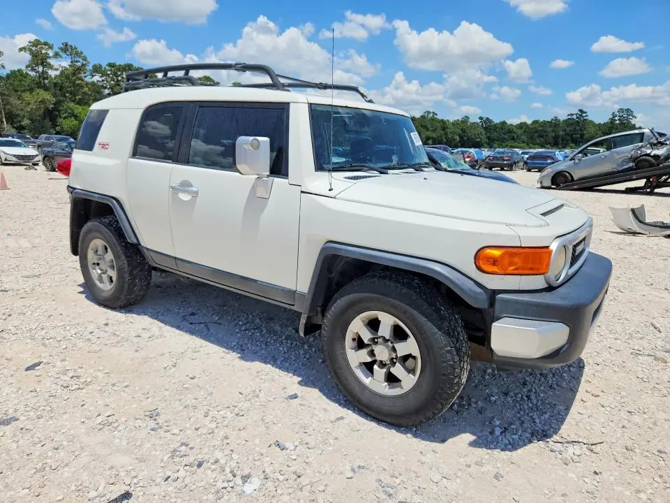 2010 TOYOTA FJ CRUISER BASE  