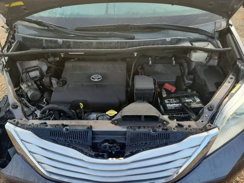 2013 TOYOTA SIENNA LIMITED 7-PASSENGER  