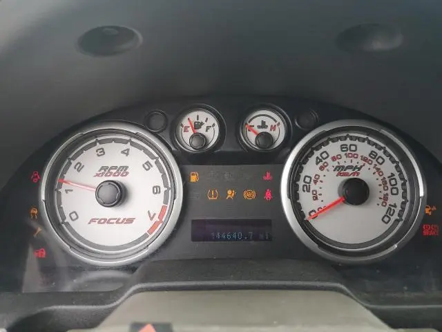 2010 FORD FOCUS SE  