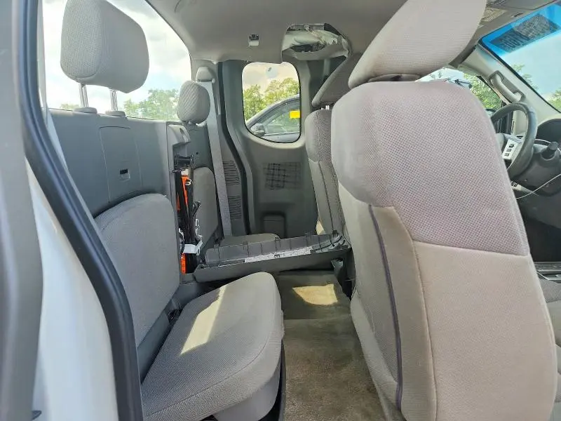 2015 NISSAN FRONTIER S  