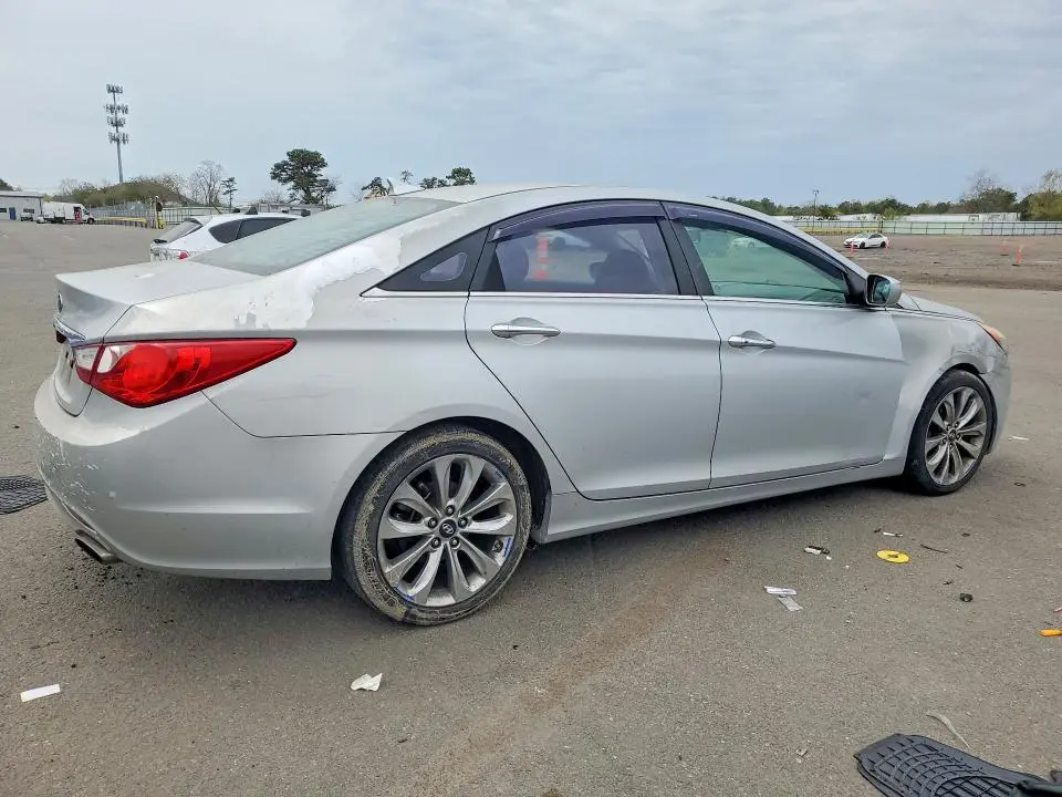 2011 HYUNDAI SONATA SE  