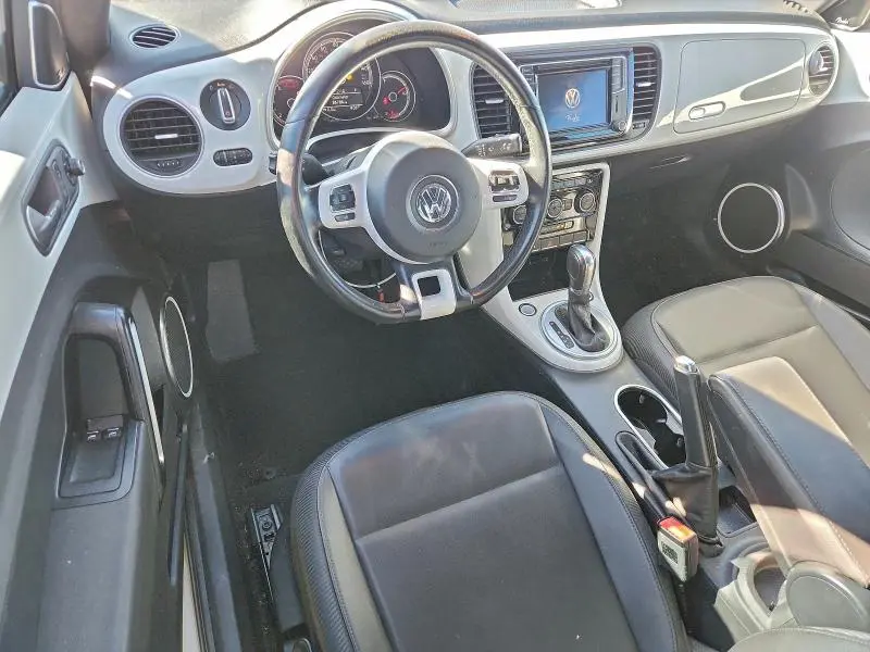 2017 VOLKSWAGEN BEETLE SE  