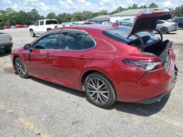 2022 TOYOTA CAMRY XLE  