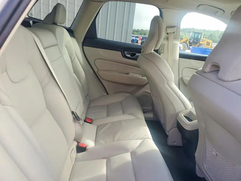 2021 VOLVO XC60 T5 MOMENTUM  