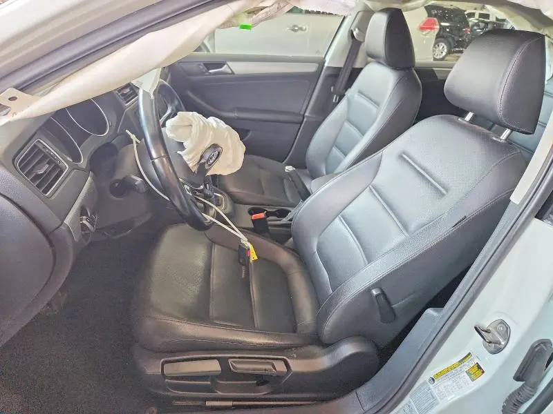 2015 VOLKSWAGEN JETTA SE  