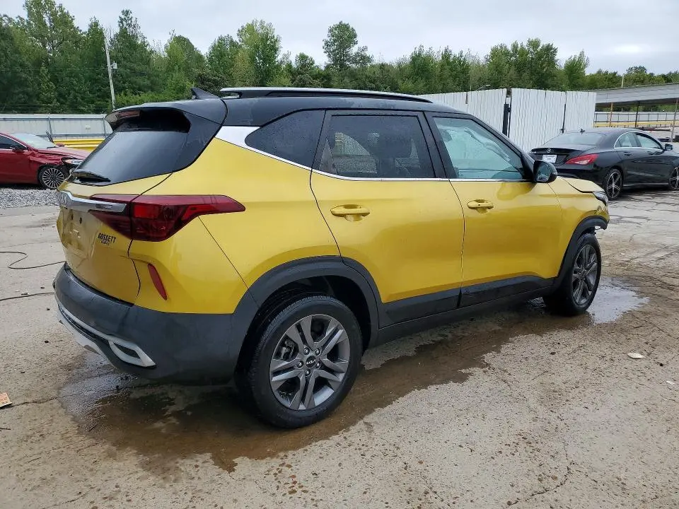 2023 KIA SELTOS S  